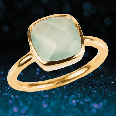 Dream Gems Ring Green Quartz featuring a gold-plated stainless steel band with a faceted green quartz stone, designed elegantly for women’s jewelry collections.